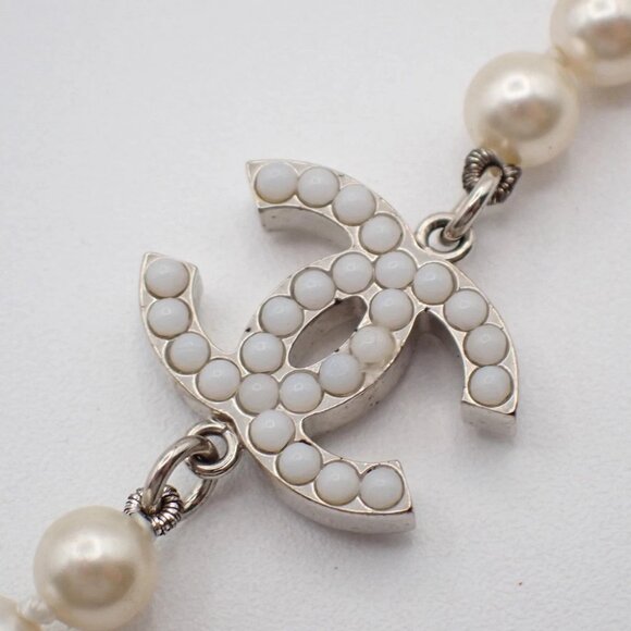 CHANEL CC Logo Imitation Pearl Chain Necklace A12 W White SHW - Picture 12 of 14